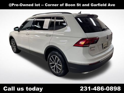 Used 2020 Volkswagen Tiguan SE w/ Panoramic Sunroof Package AWD/4WD image 4