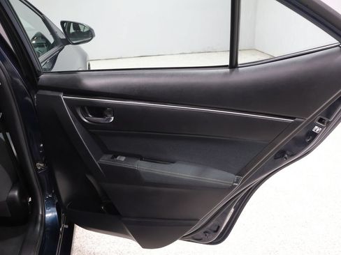 Used 2018 Toyota Corolla LE w/ Carpet Mat Package (TMS) FWD image 21