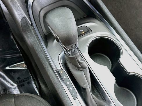 Used 2025 Chevrolet Malibu LT FWD image 32