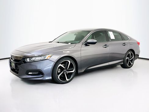 Used 2018 Honda Accord Sport image 3
