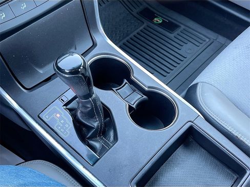 Used 2016 Toyota Camry SE image 16