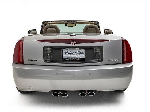 Used 2005 Cadillac XLR image 15