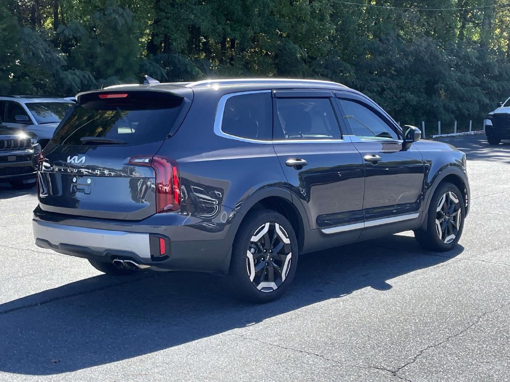 Used 2025 Kia Telluride S FWD image 8