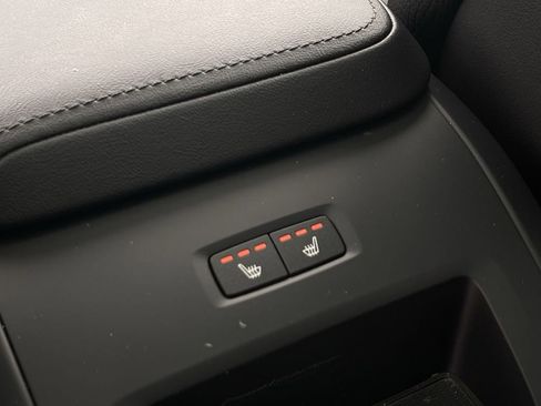 Used 2025 Volvo XC60 B5 Plus image 28