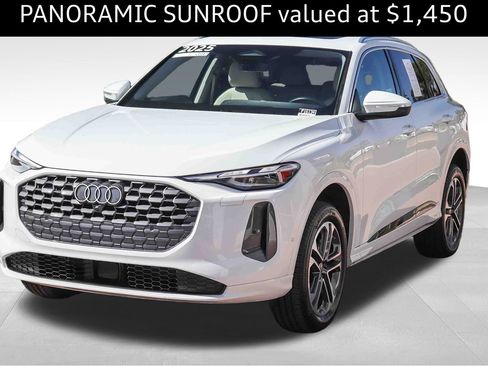 Certified 2025 Audi Q5 Premium w/ Convenience Package AWD/4WD image 3