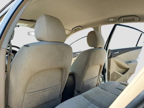 Used 2010 Nissan Altima 2.5 S FWD image 6