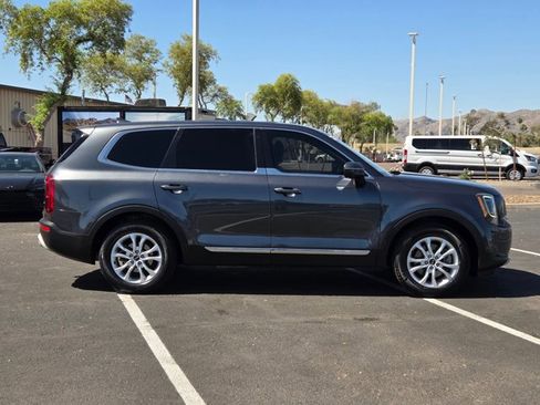 Used 2020 Kia Telluride LX AWD/4WD image 4