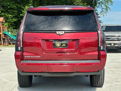 Used 2020 Cadillac Escalade ESV Luxury w/ Escalade Sport Edition AWD/4WD image 6