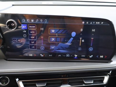 New 2026 Chevrolet Traverse LT w/ Sun and Wheel Package image 13