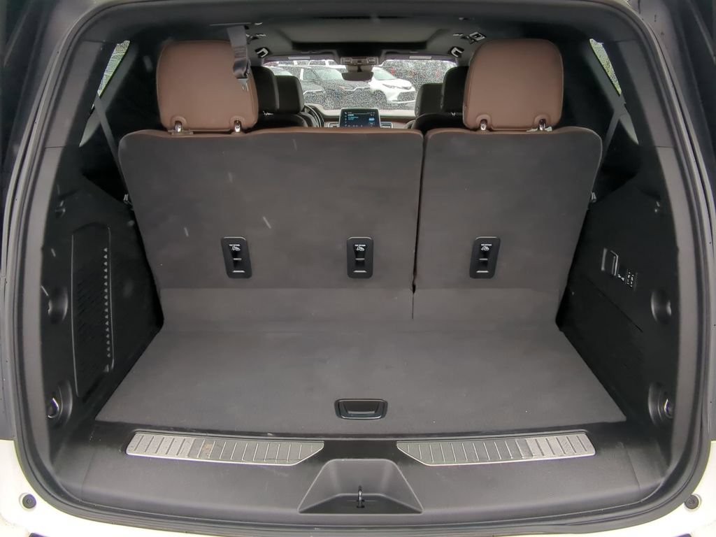 Used 2023 Chevrolet Tahoe High Country AWD/4WD image 40