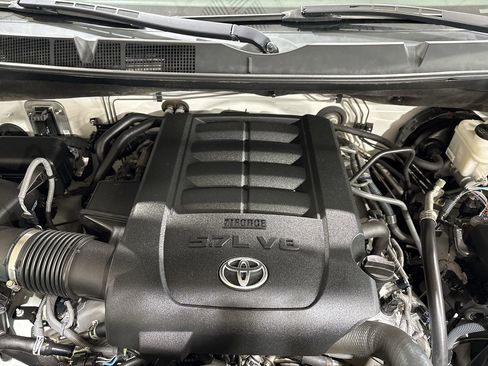 Used 2017 Toyota Tundra SR5 image 24