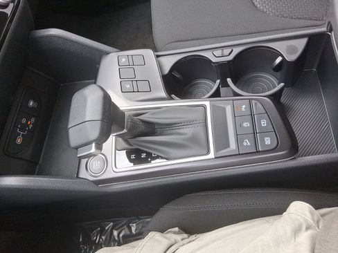 New 2026 Kia Sportage LX FWD image 13