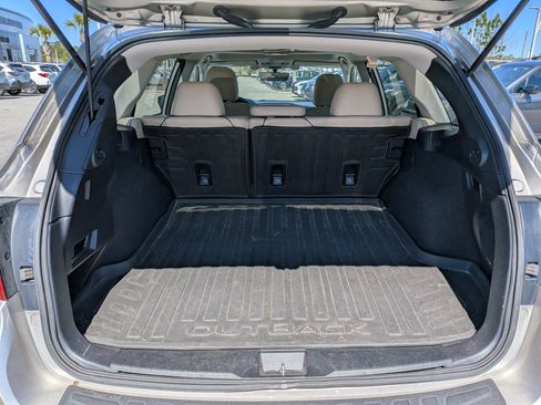 Used 2017 Subaru Outback 2.5i Limited image 12