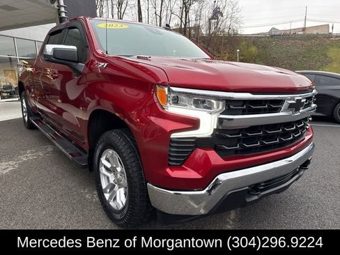 Used 2023 Chevrolet Silverado 1500 LT w/ Z71 Off-Road Package AWD/4WD image 8