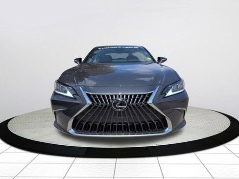 Used 2025 Lexus ES 350 w/ Premium Package FWD image 9
