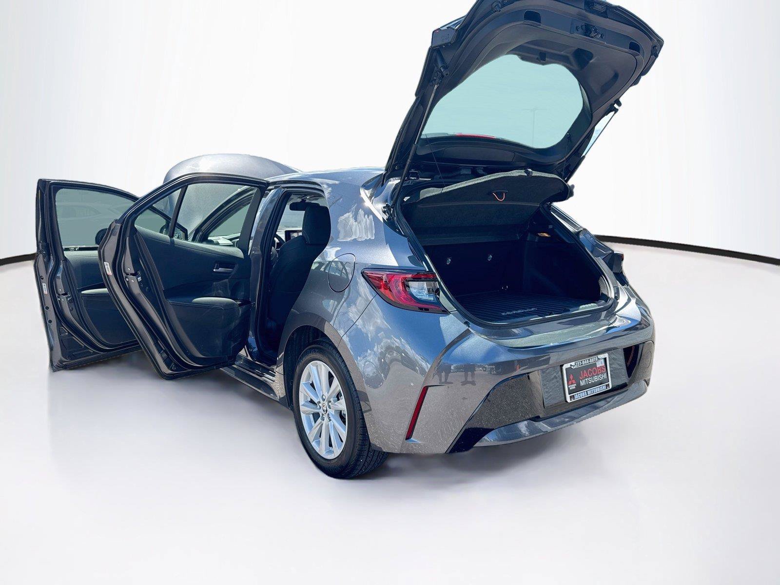 Used 2026 Toyota Corolla SE FWD image 38