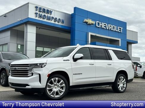 Used 2021 Chevrolet Suburban High Country image 1