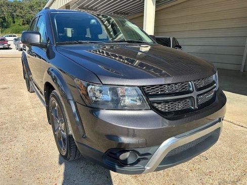 Used 2019 Dodge Journey Crossroad w/ Mopar All Weather Group FWD image 3