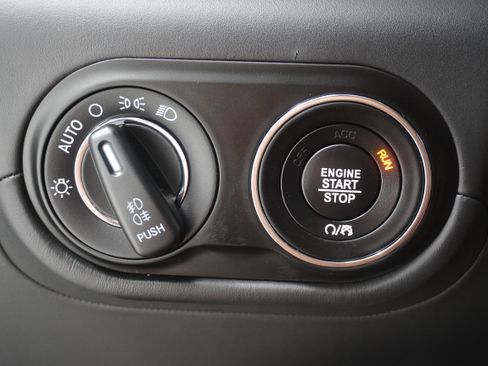 Used 2021 Maserati Levante GranSport image 30