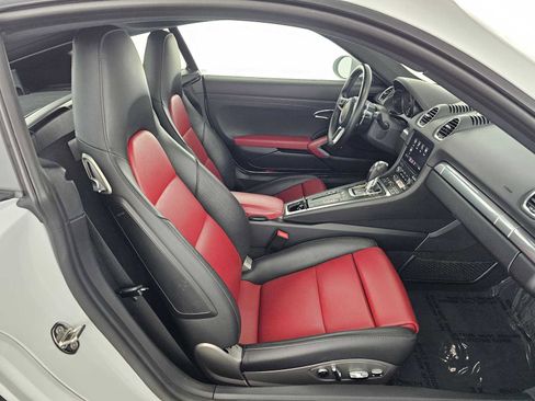 Used 2022 Porsche 718 Cayman w/ Premium Package image 10
