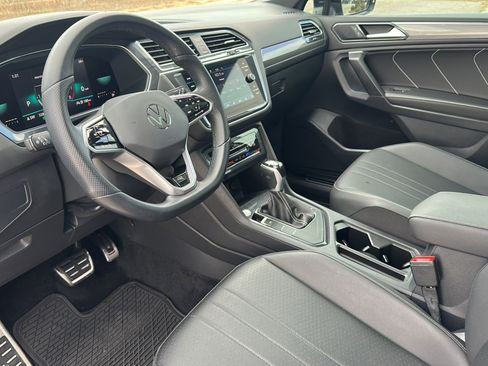 Used 2023 Volkswagen Tiguan SE R-Line image 12