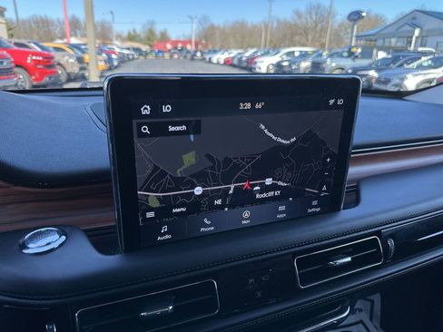 Used 2024 Lincoln Aviator Reserve AWD/4WD image 18