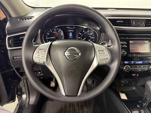 Used 2016 Nissan Rogue SV image 15