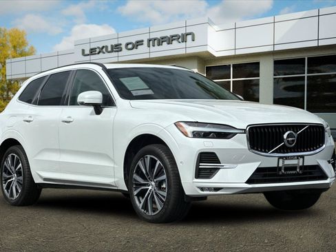 Used 2022 Volvo XC60 B5 Momentum w/ Advanced Package AWD/4WD image 6