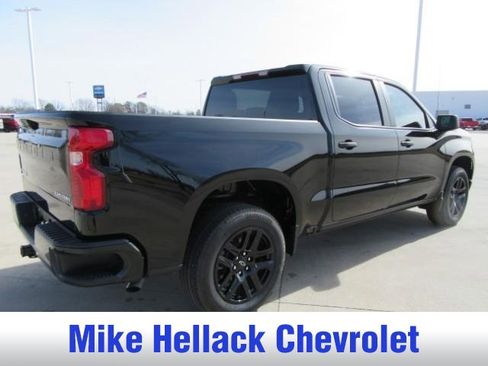 Used 2025 Chevrolet Silverado 1500 Custom image 4