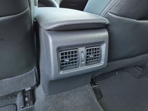 Used 2020 Toyota Camry XSE FWD image 12