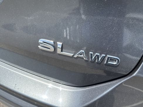 Used 2018 Nissan Rogue SL AWD/4WD image 10