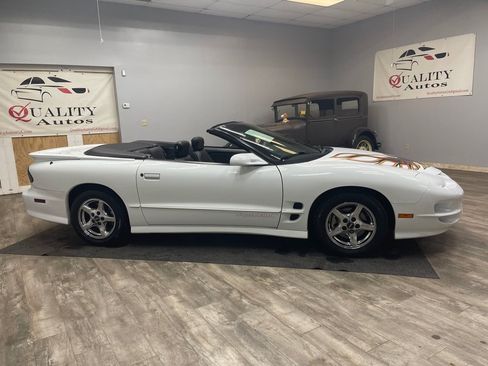 Used 2000 Pontiac Firebird Trans Am RWD image 9