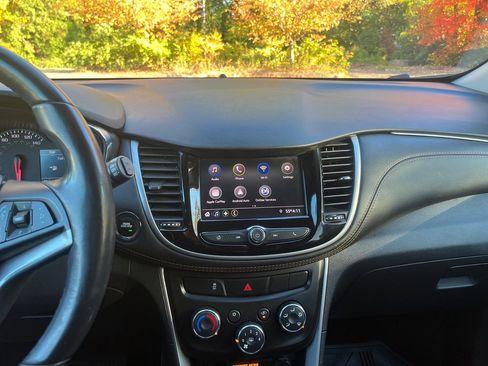 Used 2021 Chevrolet Trax LT w/ Driver Confidence Package image 27