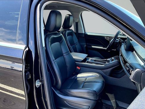 Used 2025 Lincoln Aviator AWD image 8