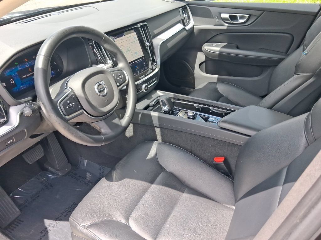 Used 2025 Volvo S60 B5 Core FWD image 13