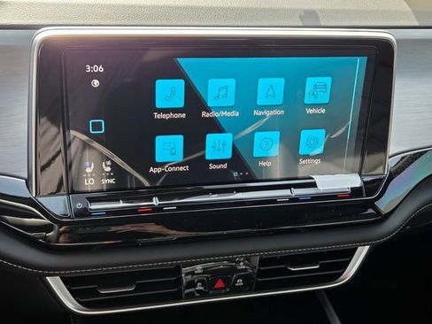 New 2026 Volkswagen Atlas Cross Sport SE AWD/4WD image 12