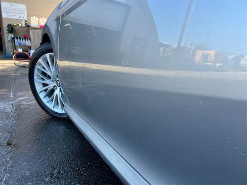 Used 2019 Toyota Camry XLE image 30