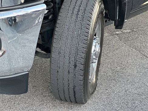 Used 2024 RAM 2500 Tradesman w/ Chrome Appearance Group image 25