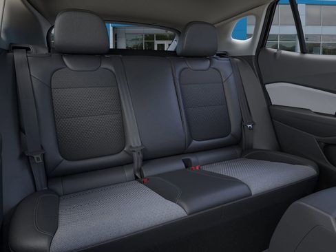 New 2026 Chevrolet Trax LT w/ Sunroof Package FWD image 17