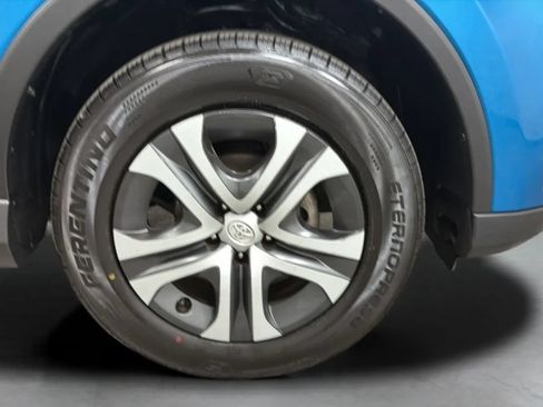 Used 2017 Toyota RAV4 LE FWD image 23