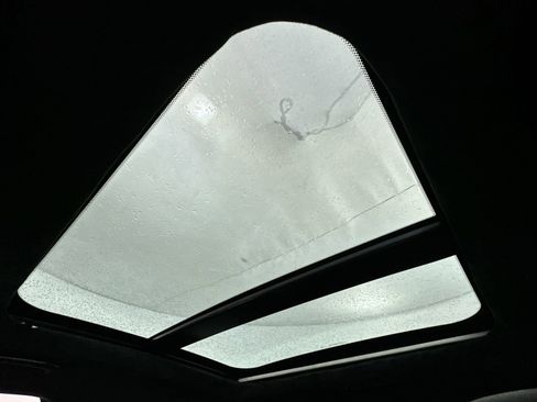 Used 2018 INFINITI QX30 image 22