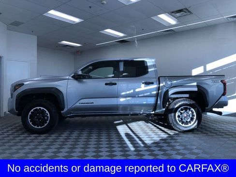 Used 2025 Toyota Tacoma TRD Off-Road image 3