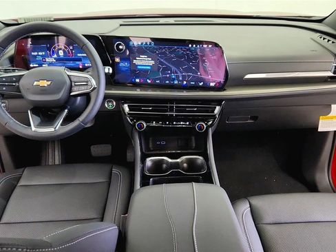New 2026 Chevrolet Traverse LT w/ Driver Confidence Package AWD/4WD image 35