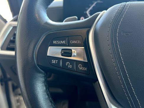 Used 2025 BMW X5 xDrive50e AWD/4WD image 18