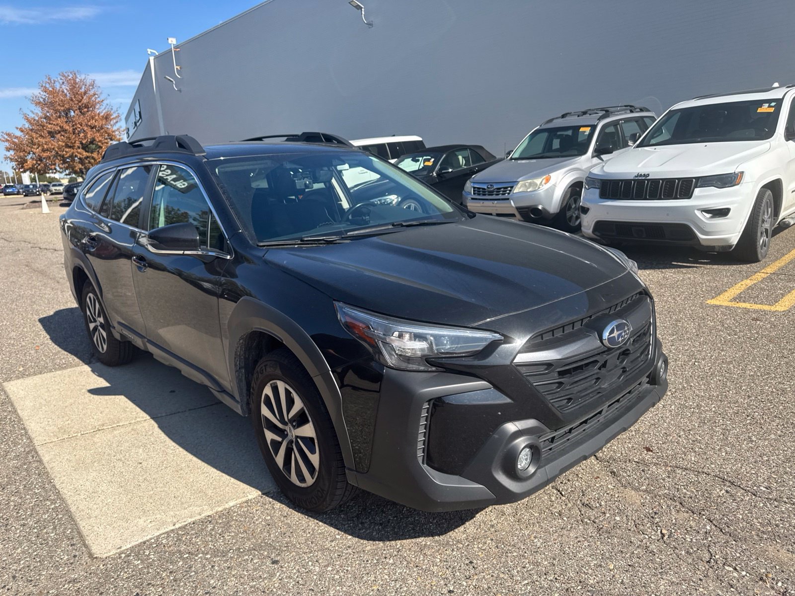 Certified 2025 Subaru Outback Premium w/ Popular Package #1A AWD/4WD image 3