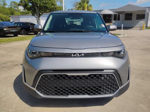 Used 2024 Kia Soul LX w/ Option Group 015 FWD image 2