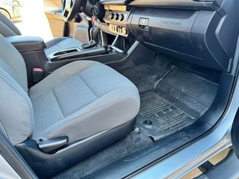 Used 2022 Toyota Tacoma SR w/ SR Convenience Package image 41
