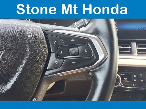 Used 2025 Chevrolet Trax LT w/ LT Convenience Package FWD image 23