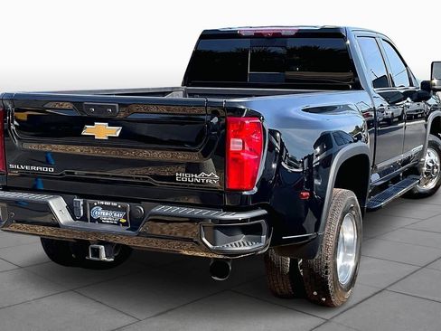 Used 2024 Chevrolet Silverado 3500 High Country w/ High Country Premium Package image 12