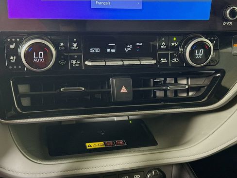 Certified 2025 Toyota Highlander Platinum AWD/4WD image 16